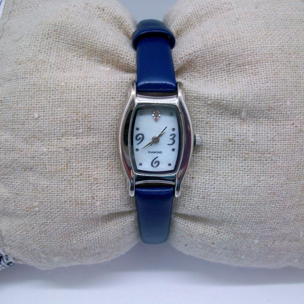 Avon Diamond Accent Analog Watch Blue Genuine Leather Watchband NEW BATTERY